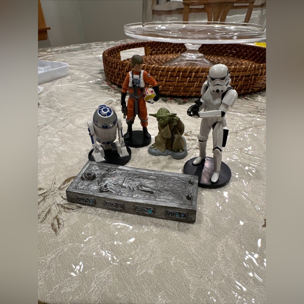 Disney Star Wars set of 5 characters, early 2000’s 2-4 inches tall